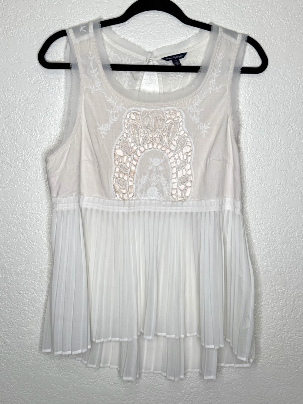 American Eagle Tank Top Blouse White Pleated Crochet Embroidered Sz L Fairycore